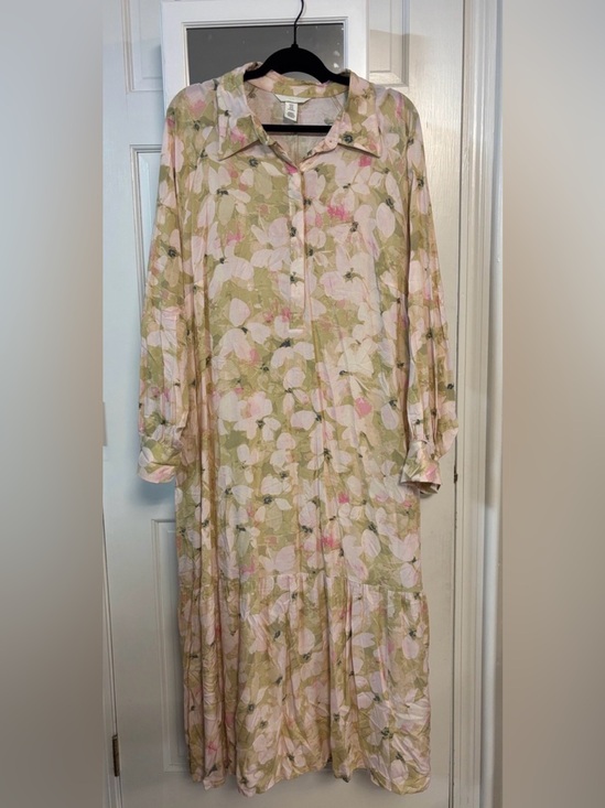 H&M Dresses & Skirts - H&M Olive Green and Pink Floral Long-Sleeve Maxi Dress